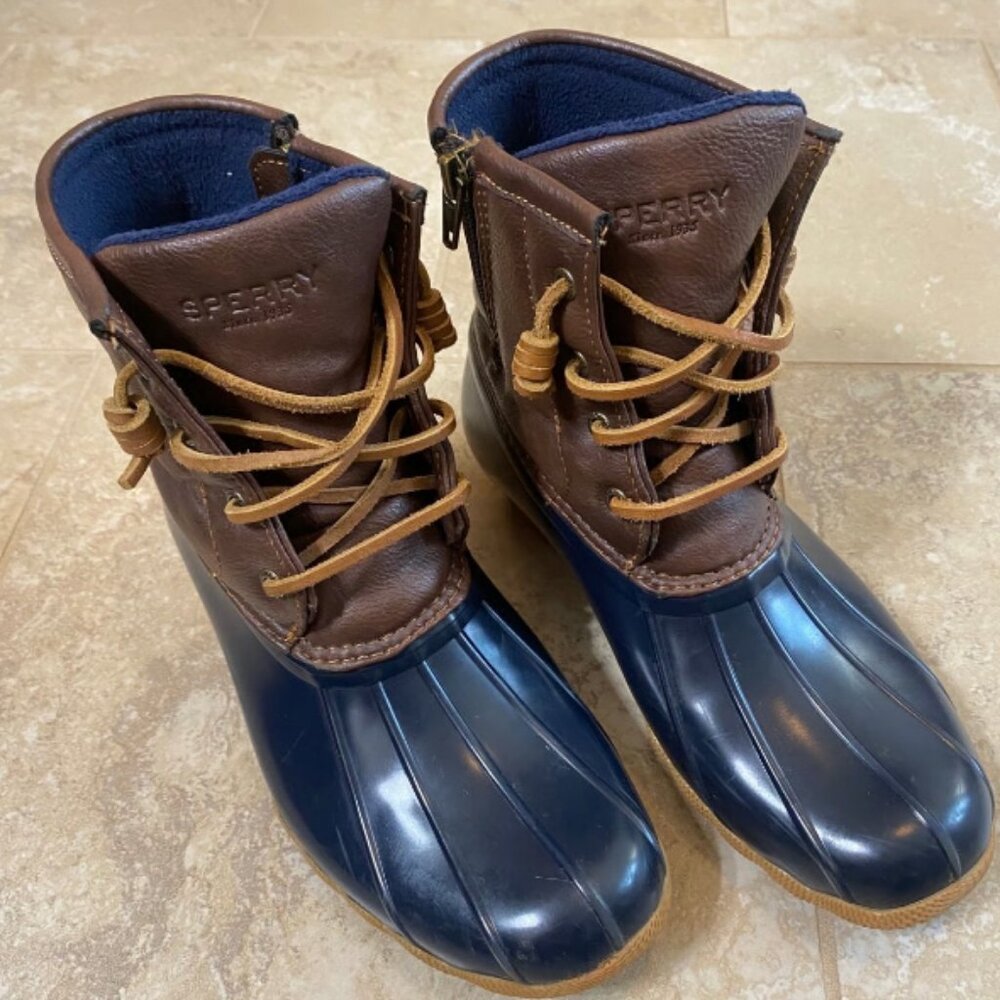 Sperry Top Sider SaltWater Duck Boot Big Kids size 4 GUC